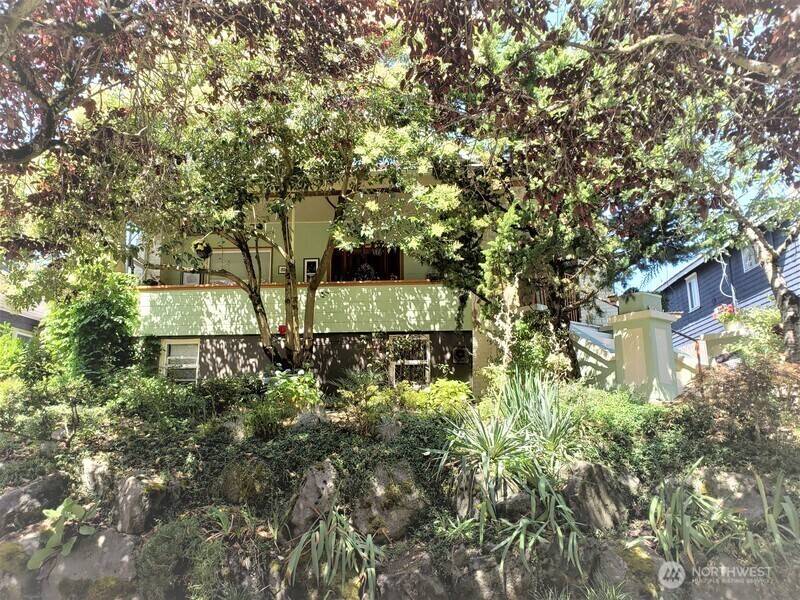 Seattle, WA 98103,5833 Woodlawn AVE N #Rear