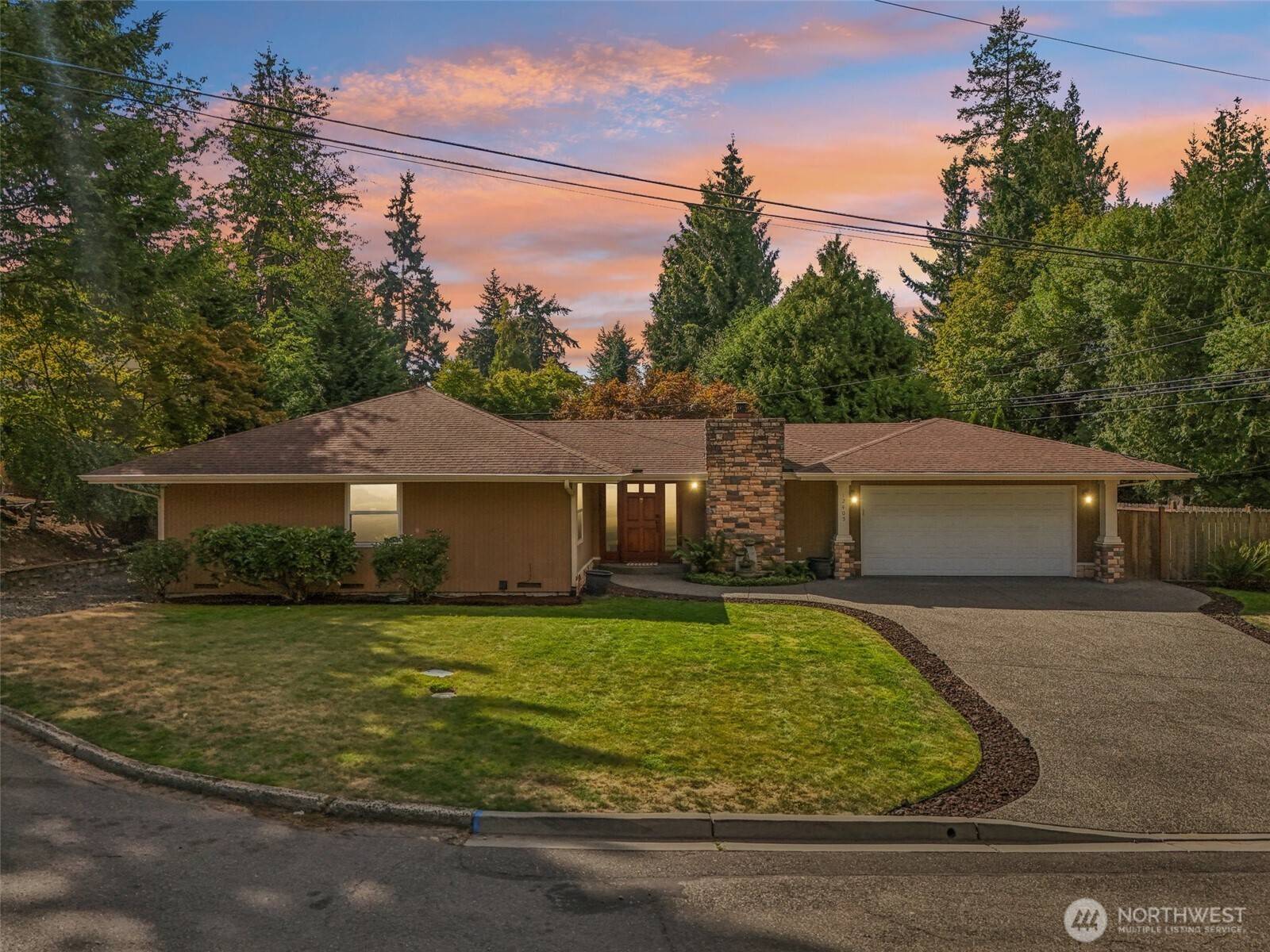 Kirkland, WA 98033,12405 NE 112th ST