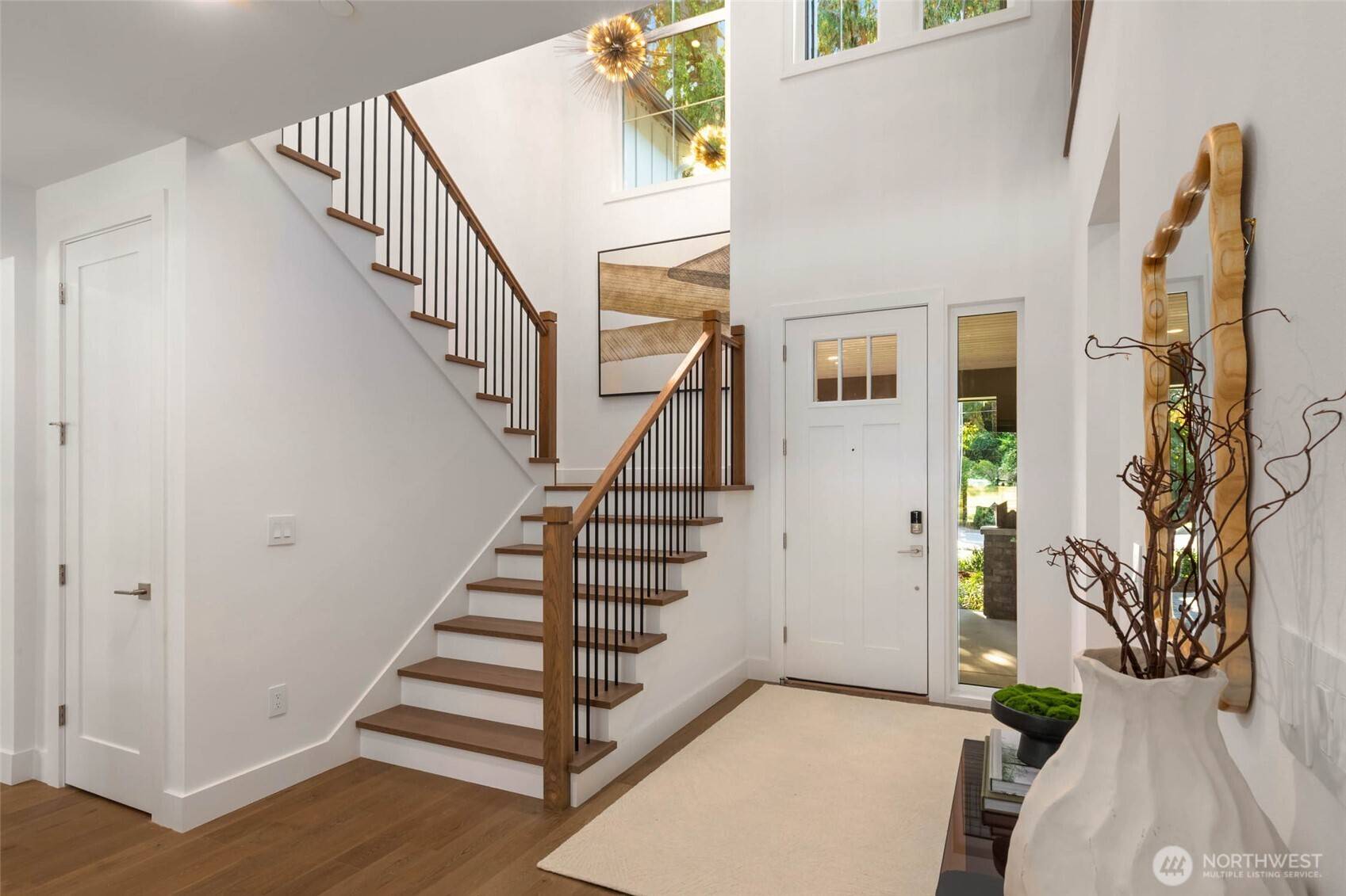 Bellevue, WA 98004,208 106th AVE SE