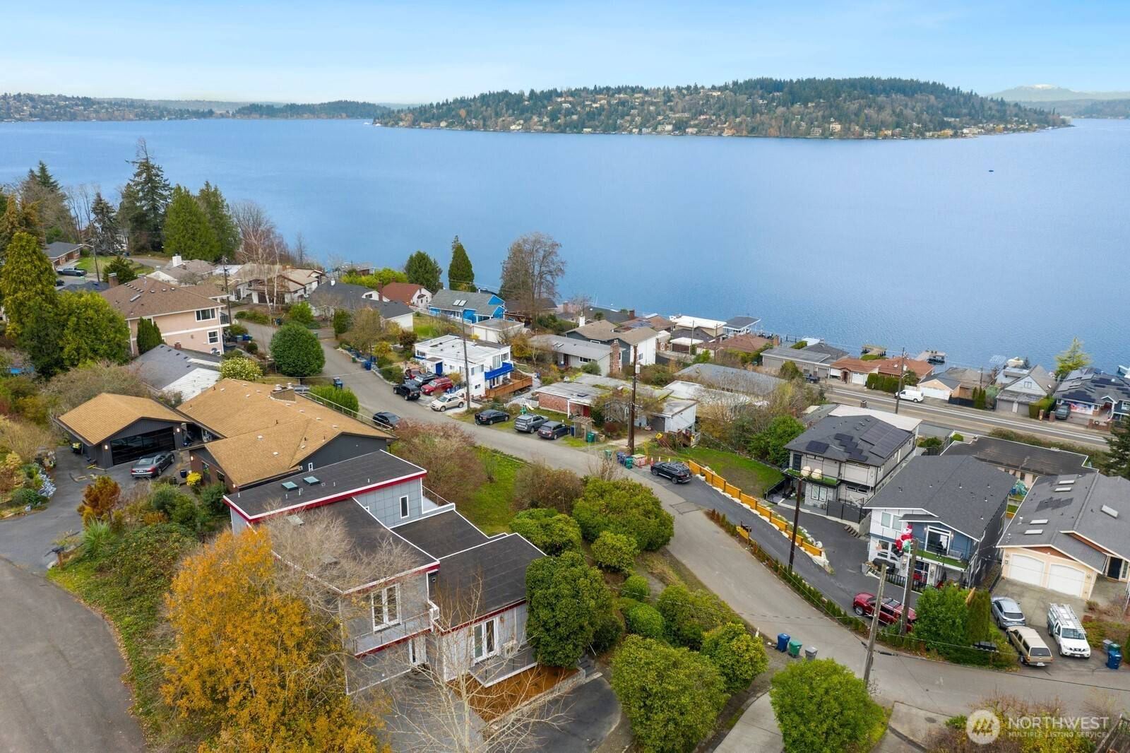 Seattle, WA 98178,10445 Dixon DR S