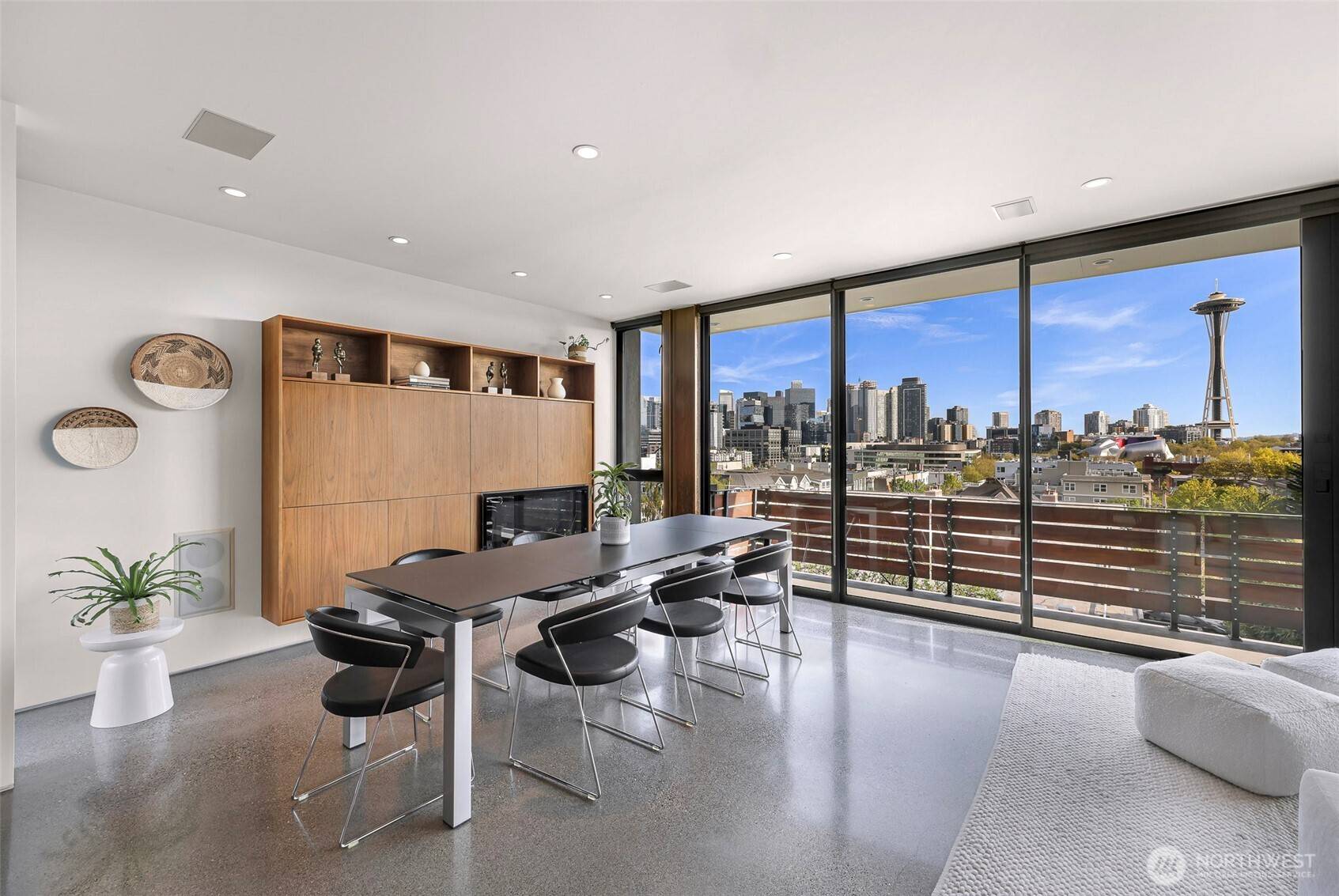 Seattle, WA 98109,417 Ward ST