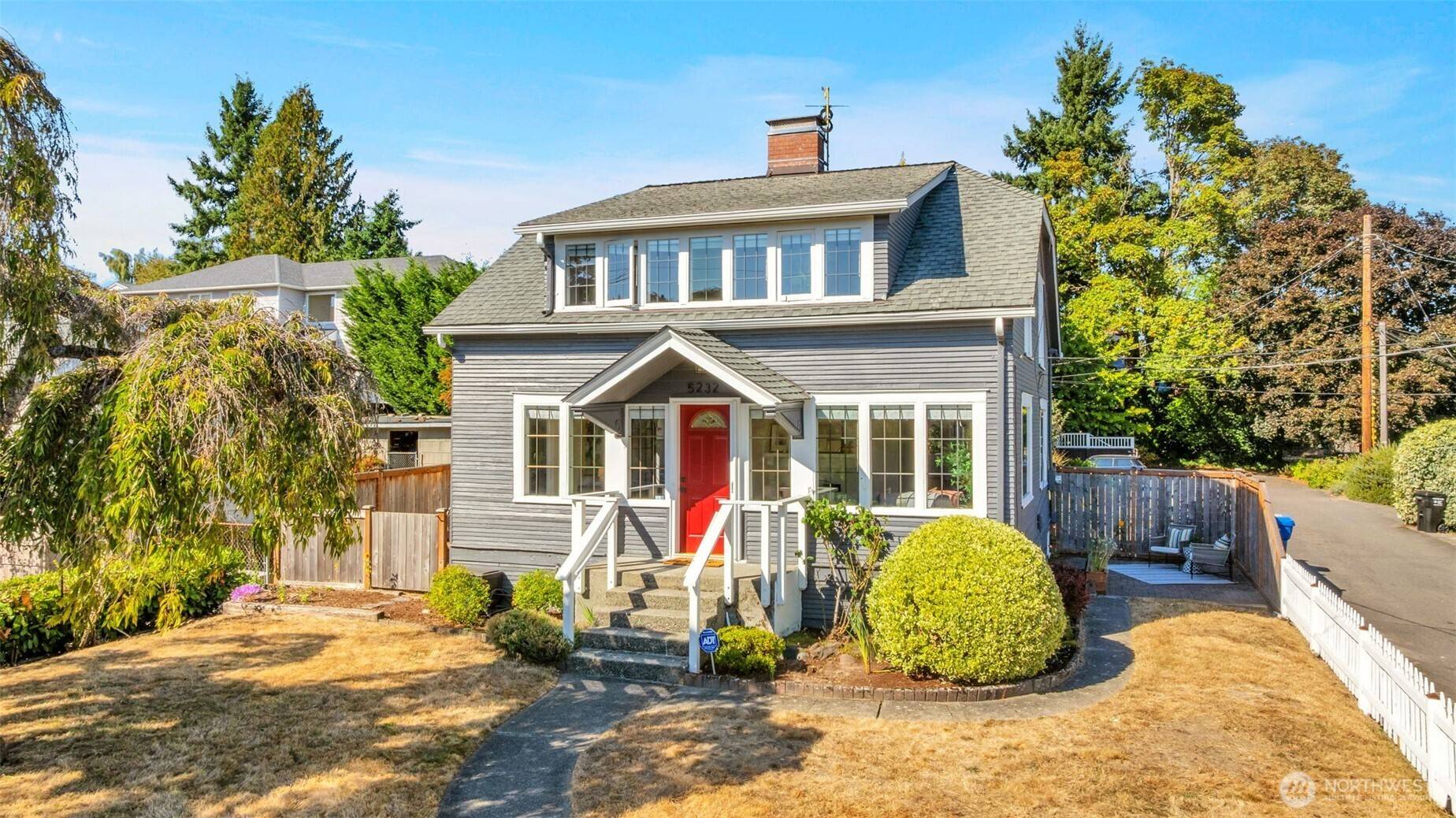 Seattle, WA 98118,5232 S Holly ST