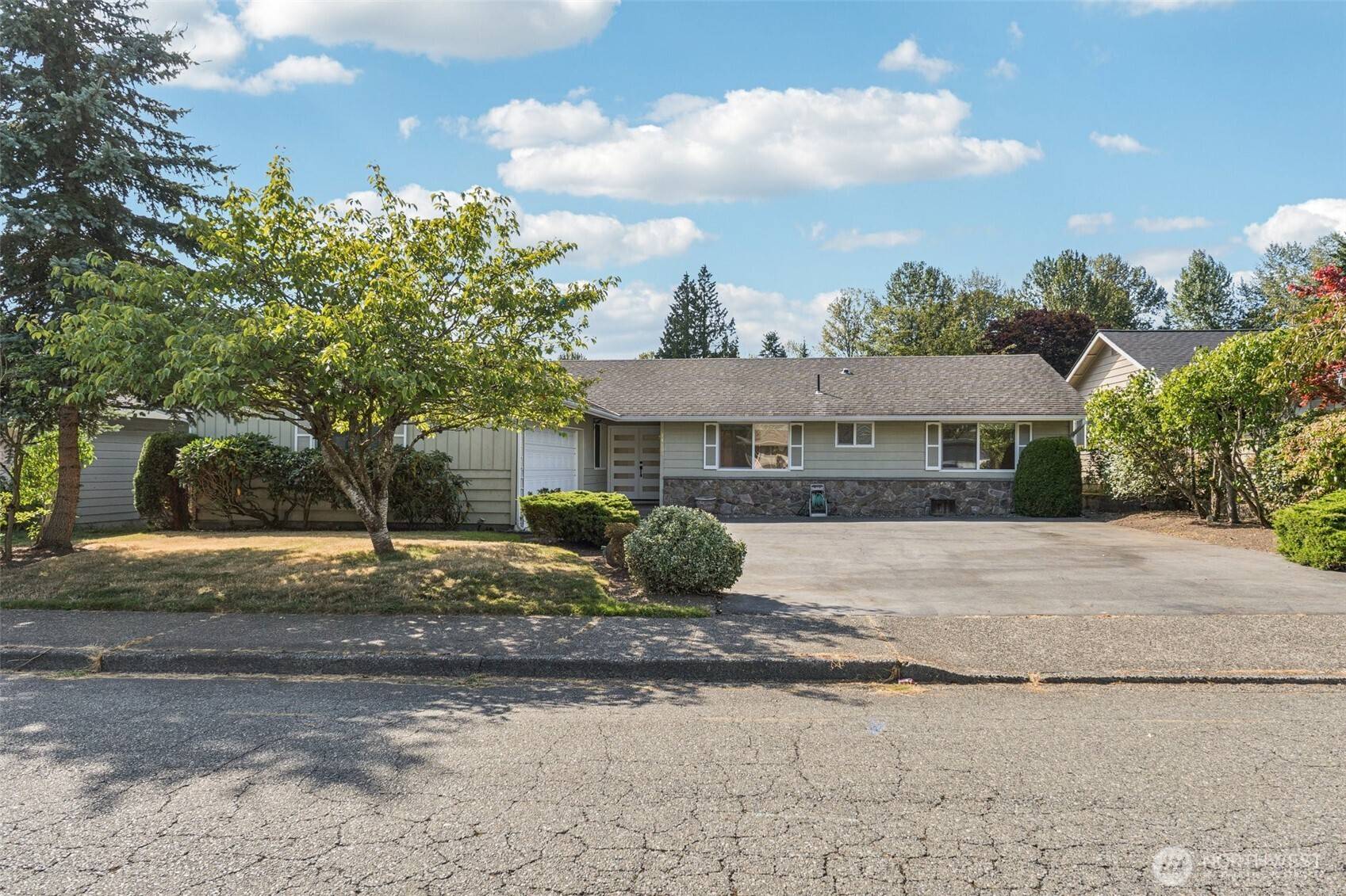 Kirkland, WA 98034,14803 113th AVE NE