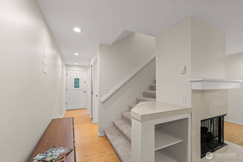 Bellevue, WA 98004,1218 101st PL NE