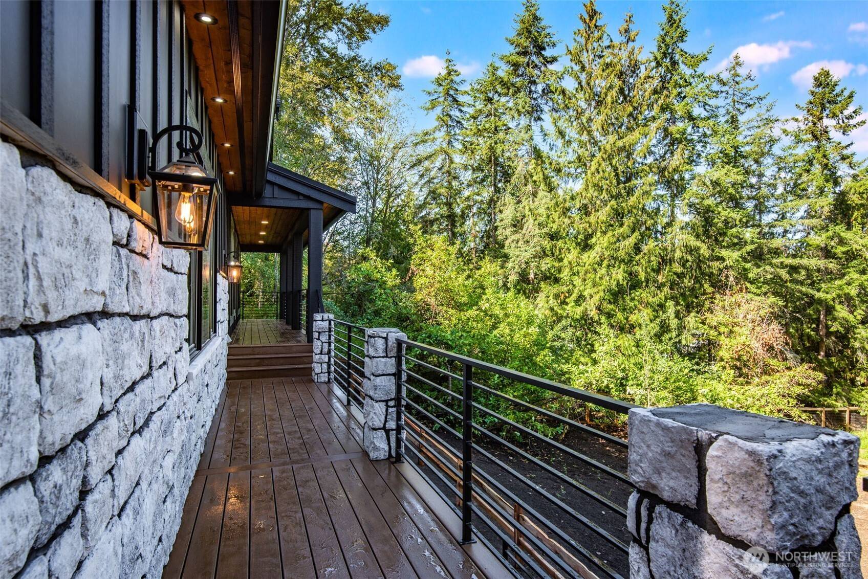 Kirkland, WA 98033,10661 Forbes Creek DR