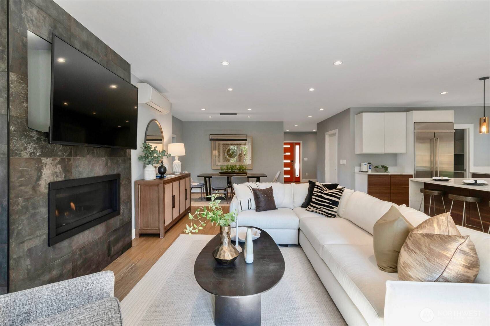 Seattle, WA 98115,2561 NE 85th ST