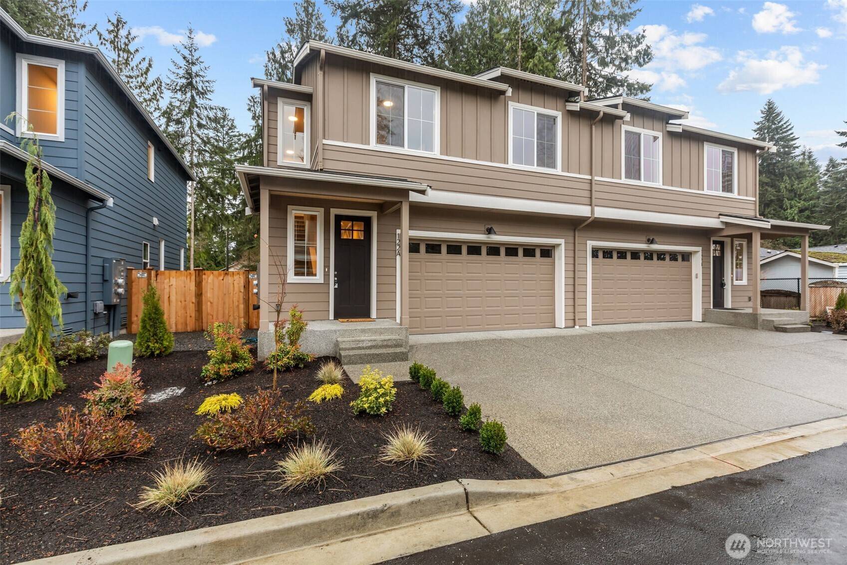 Bothell, WA 98012,122 169th PL SW #A