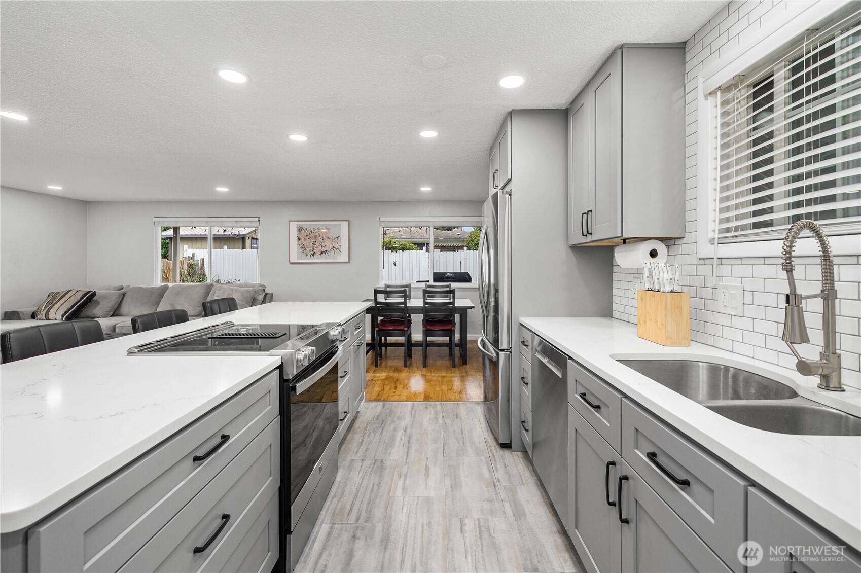 Lacey, WA 98503,5001 18th AVE SE