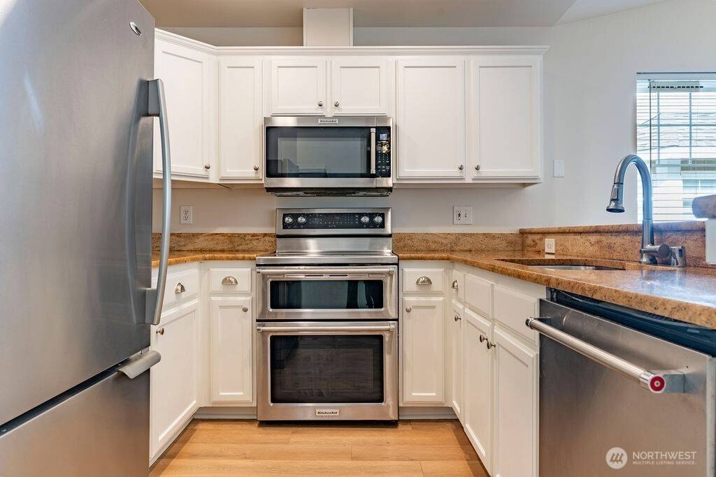 Mukilteo, WA 98275,5400 Harbour Pointe BLVD #F201