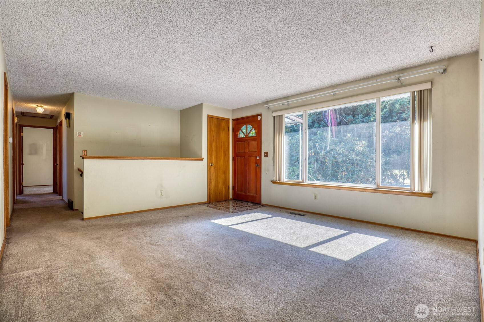 Seattle, WA 98178,4504 S 124th ST