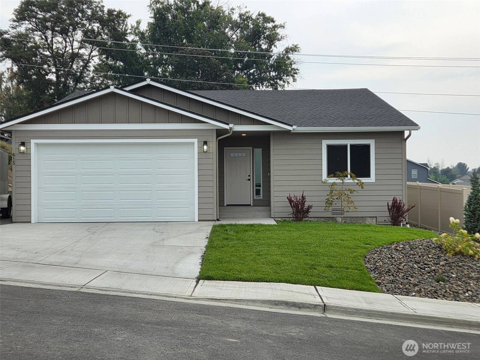 East Wenatchee, WA 98802,615 S Kent AVE
