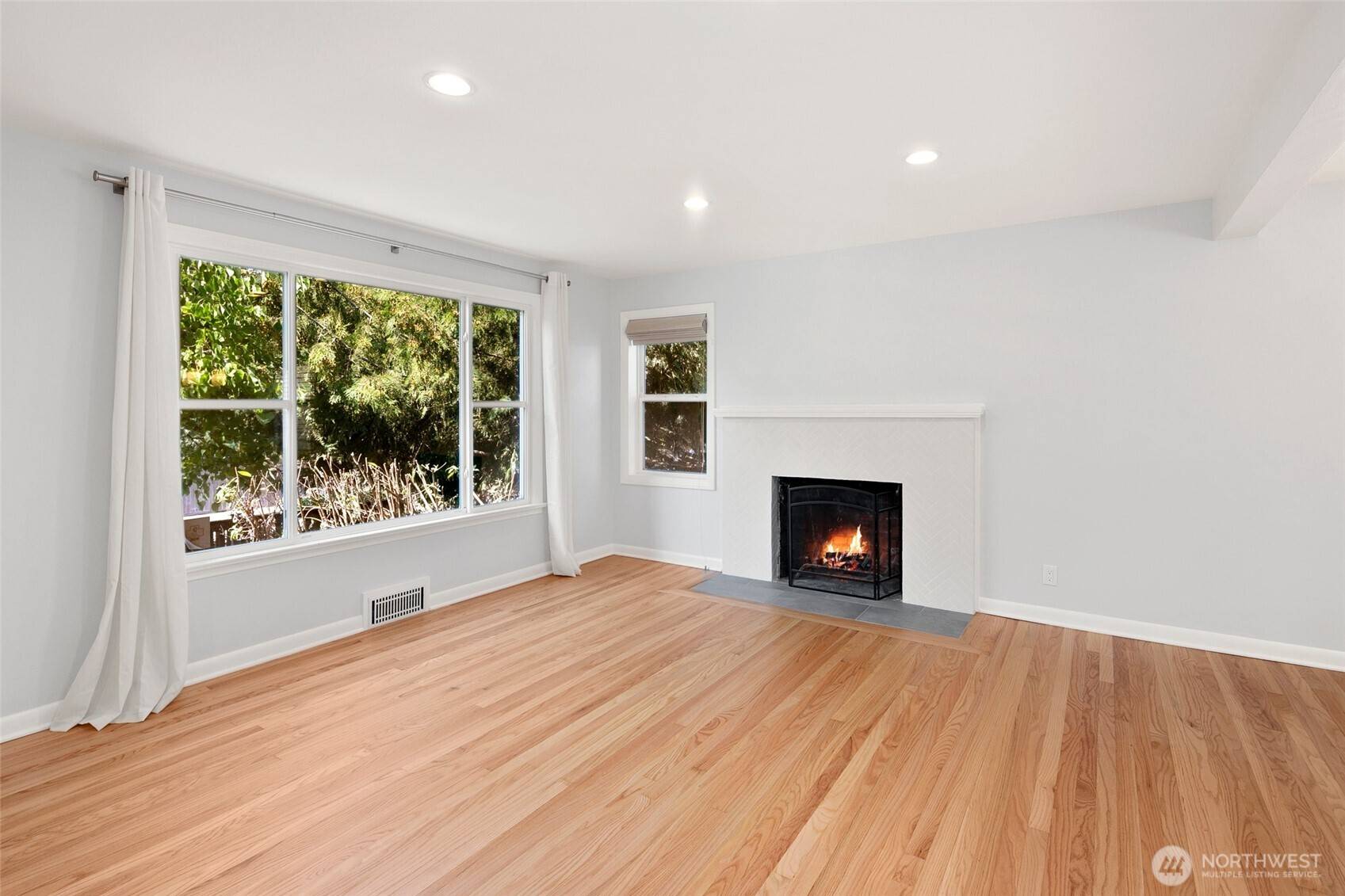 Seattle, WA 98115,9200 5th AVE NE