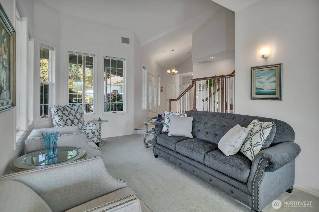 Lake Tapps, WA 98391,20204 Island Parkway E