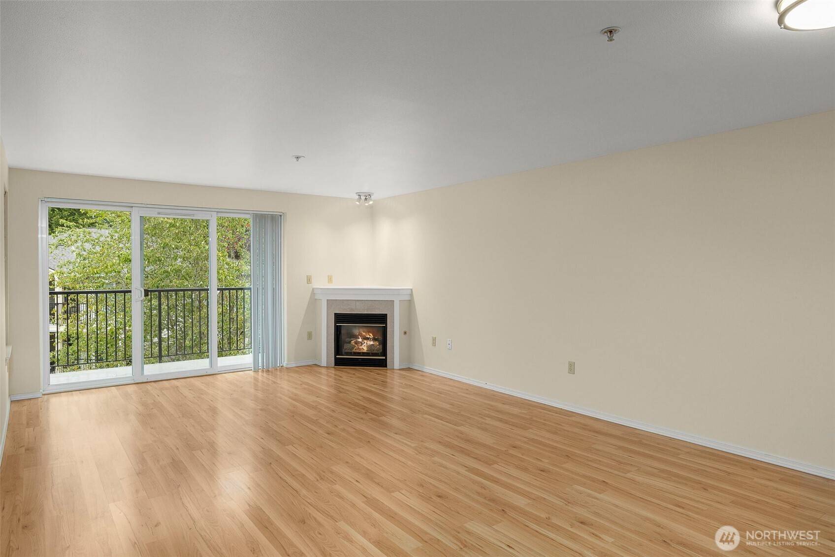 Everett, WA 98208,2001 120th PL SE #4-304