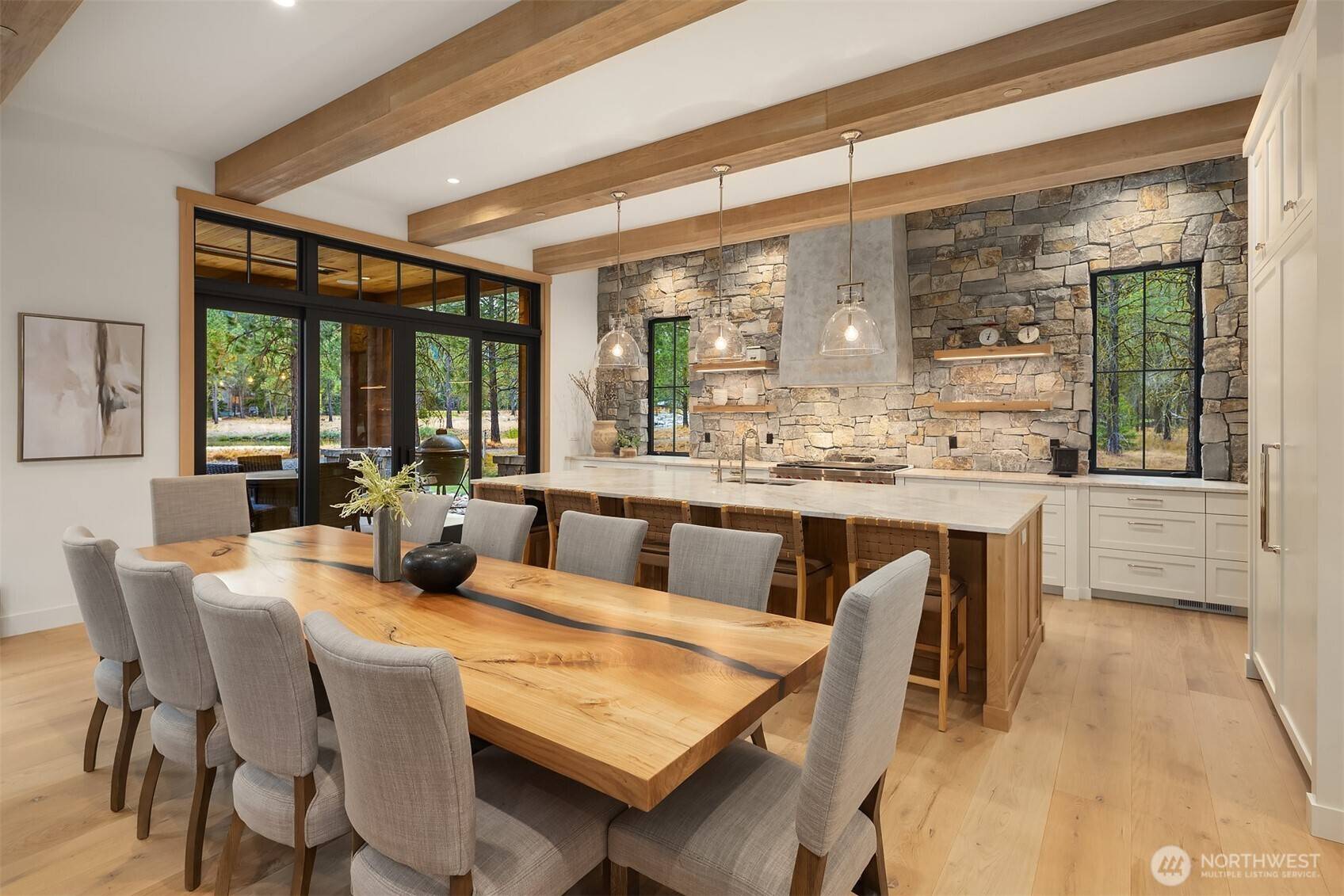 Cle Elum, WA 98922,300 Gold Leaf LN