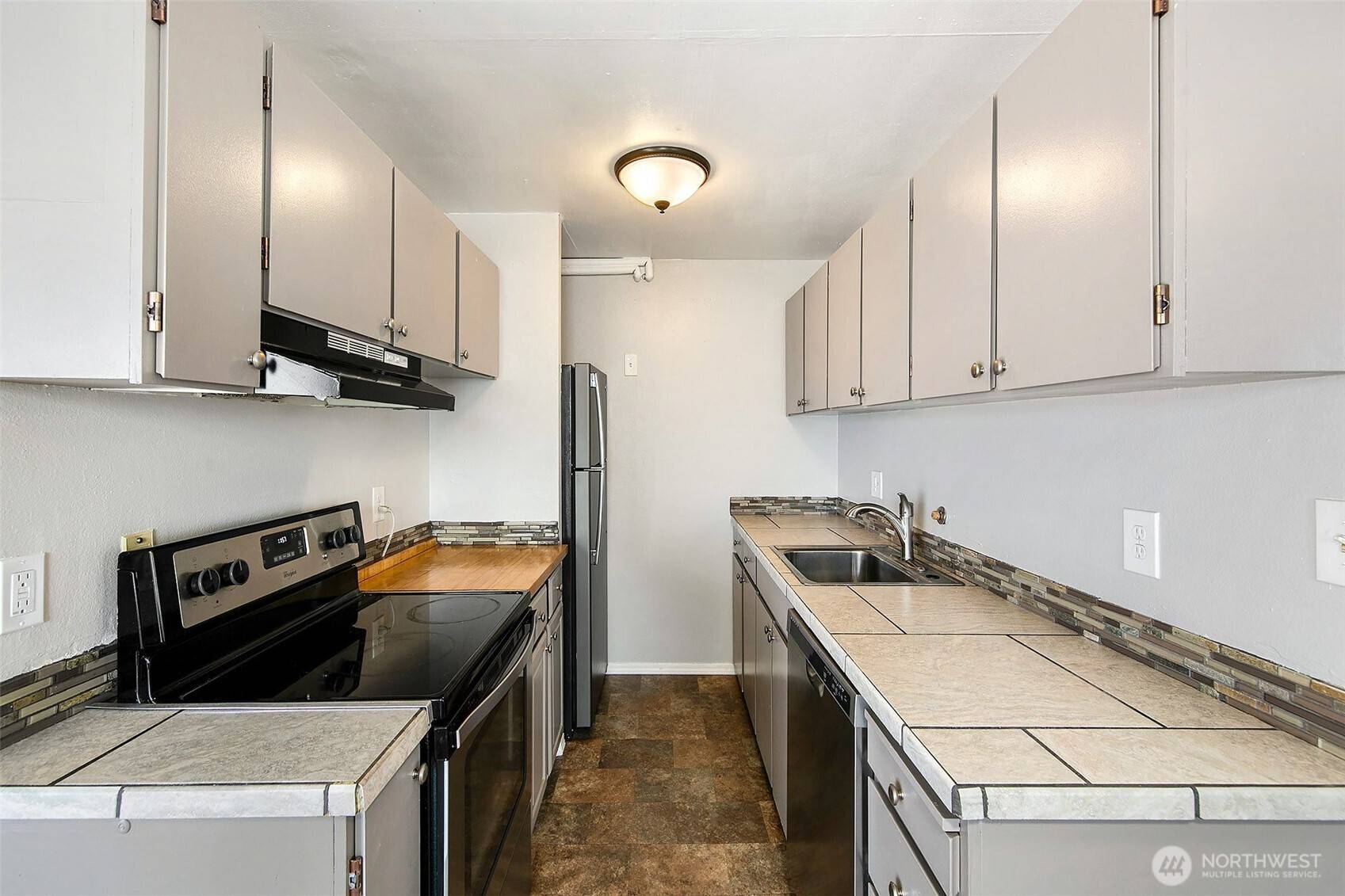 Kirkland, WA 98033,733 Lake ST S #305