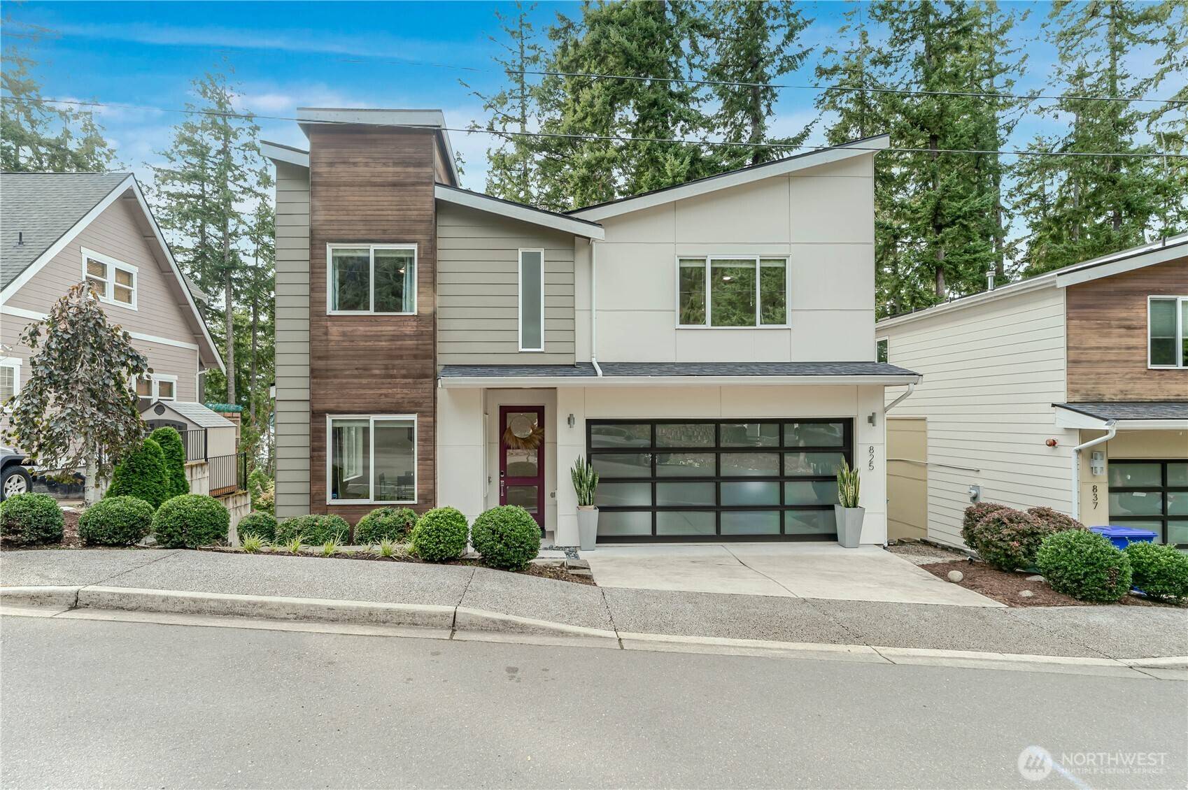 Sammamish, WA 98074,825 206th AVE NE