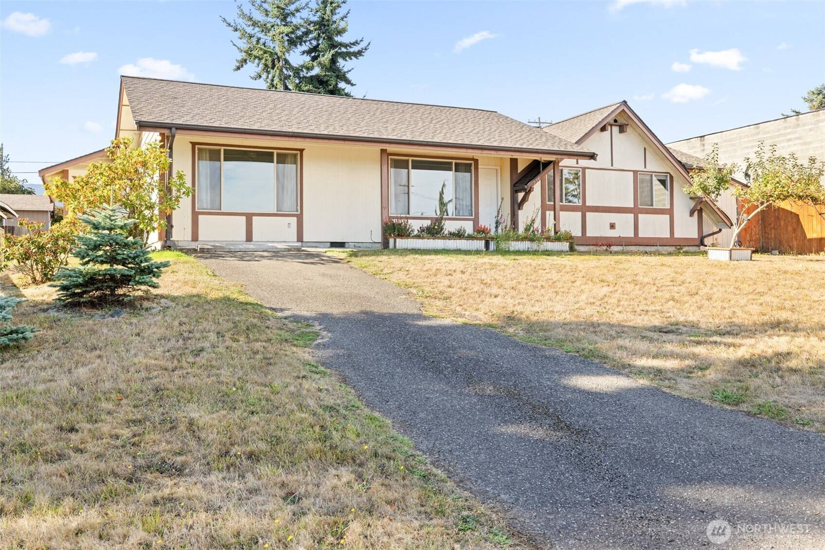 Port Angeles, WA 98363,934 W 13th Street