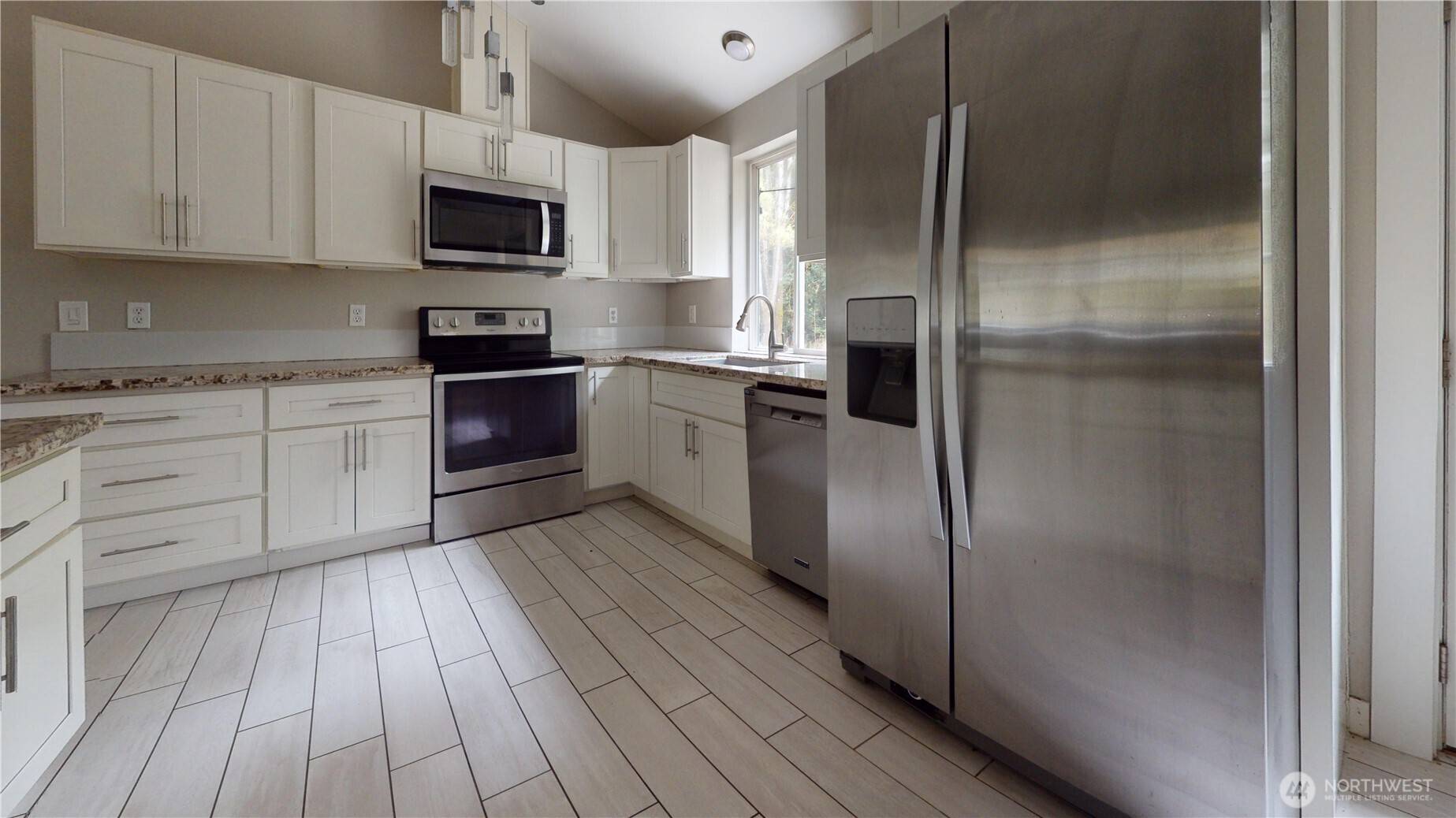 Lake Tapps, WA 98391,710 204th AVE E