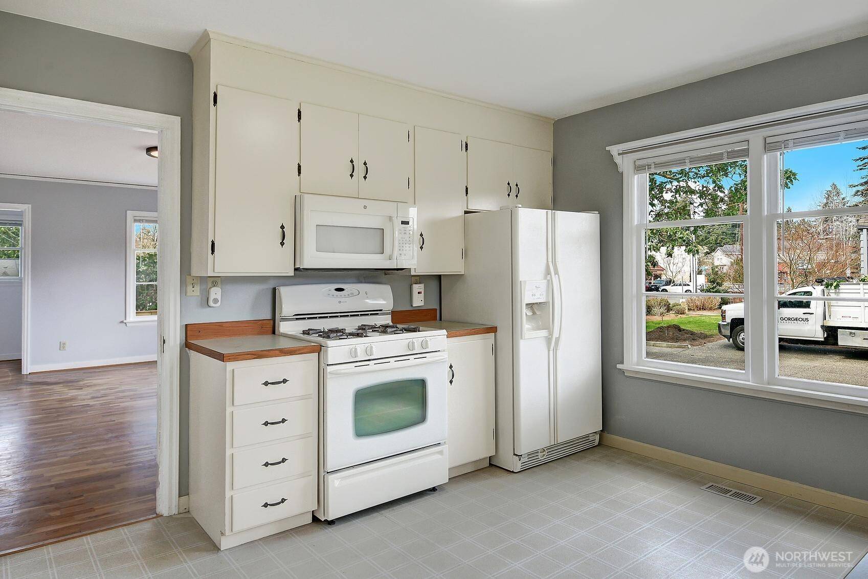 Shoreline, WA 98177,19330 20th AVE NW