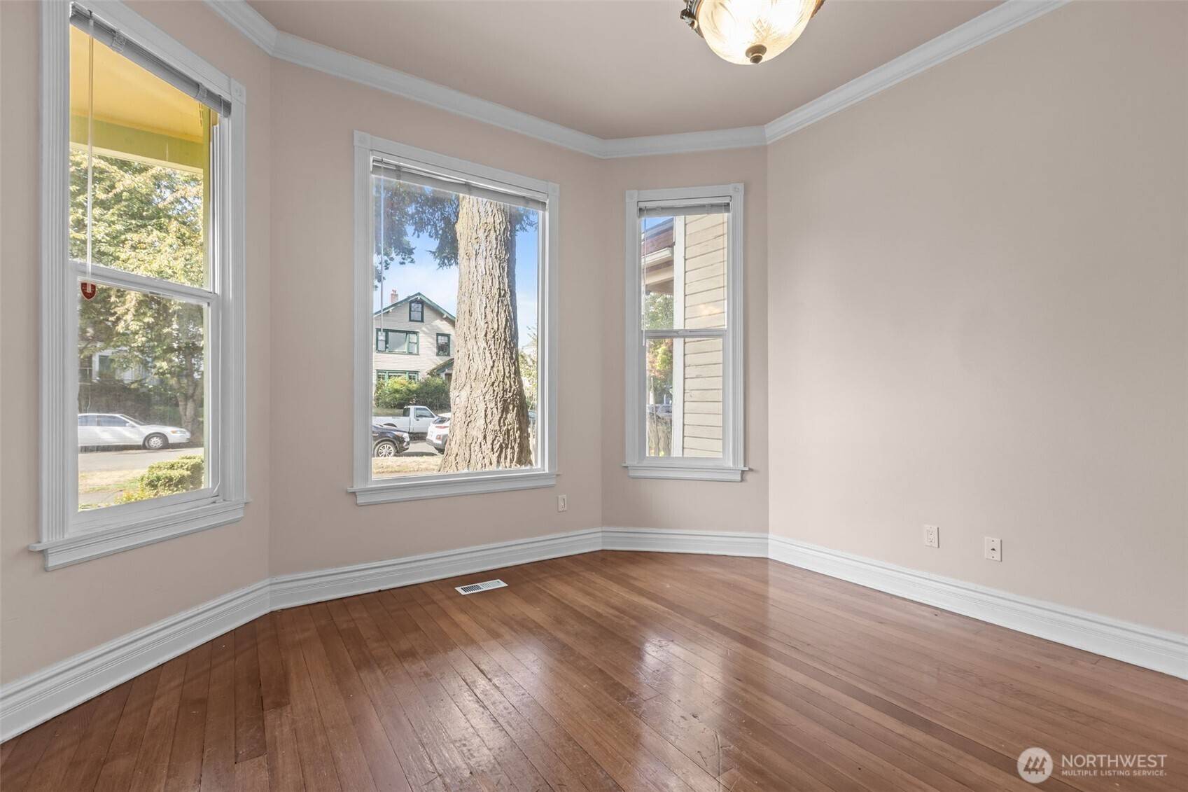 Tacoma, WA 98405,815 S L ST