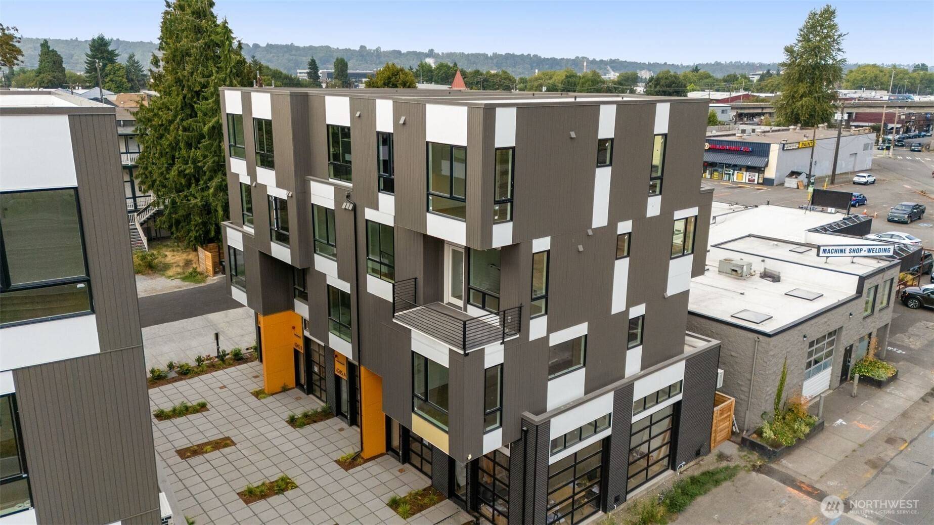 Seattle, WA 98108,6245 Airport WAY S #B