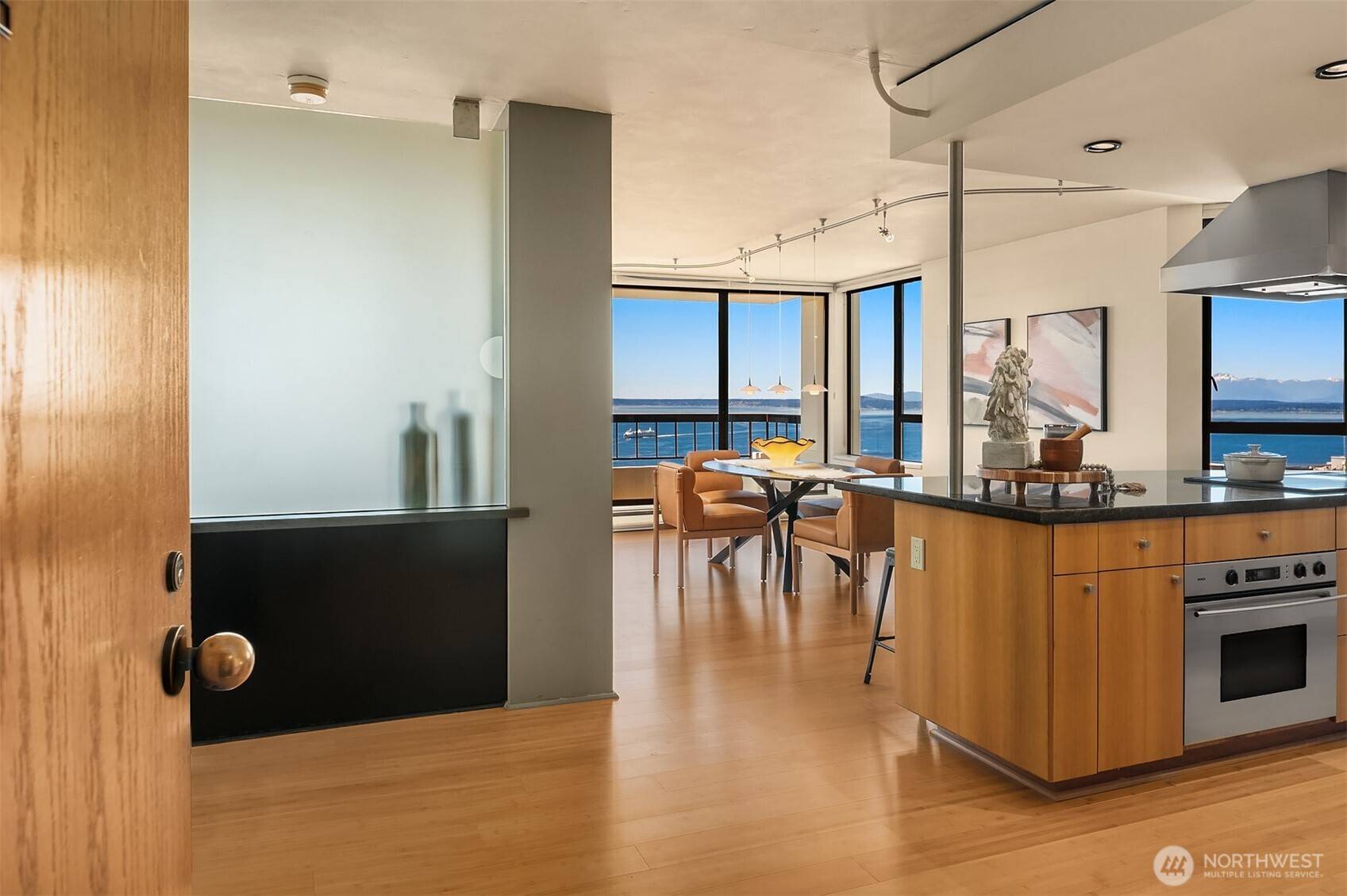 Seattle, WA 98121,2201 3rd AVE #2003