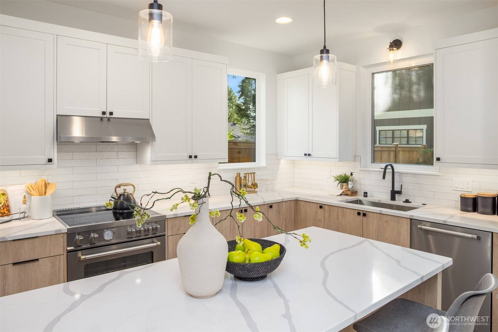 Kirkland, WA 98033,11125 105th AVE NE