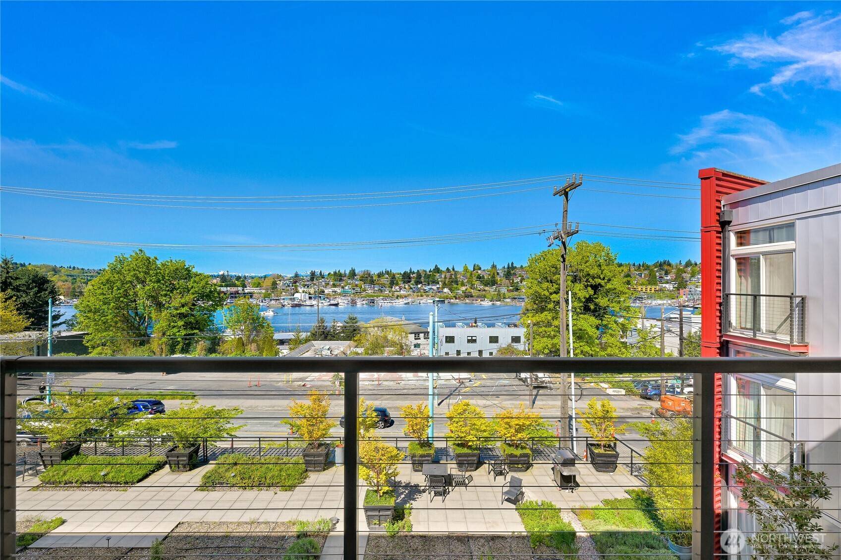 Seattle, WA 98102,2960 Eastlake AVE E #307