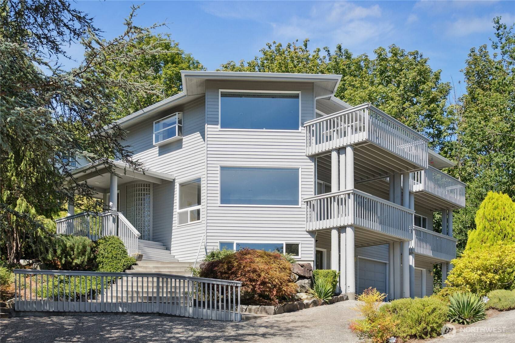 Lake Forest Park, WA 98155,19749 53rd AVE NE