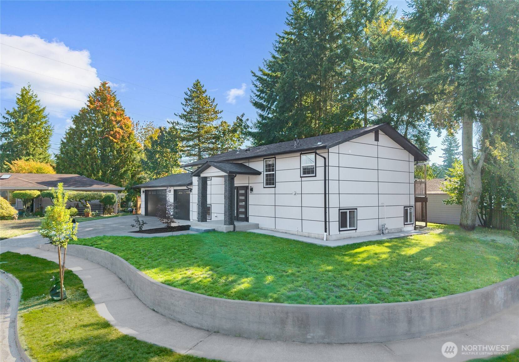 Renton, WA 98056,1112 Redmond AVE NE