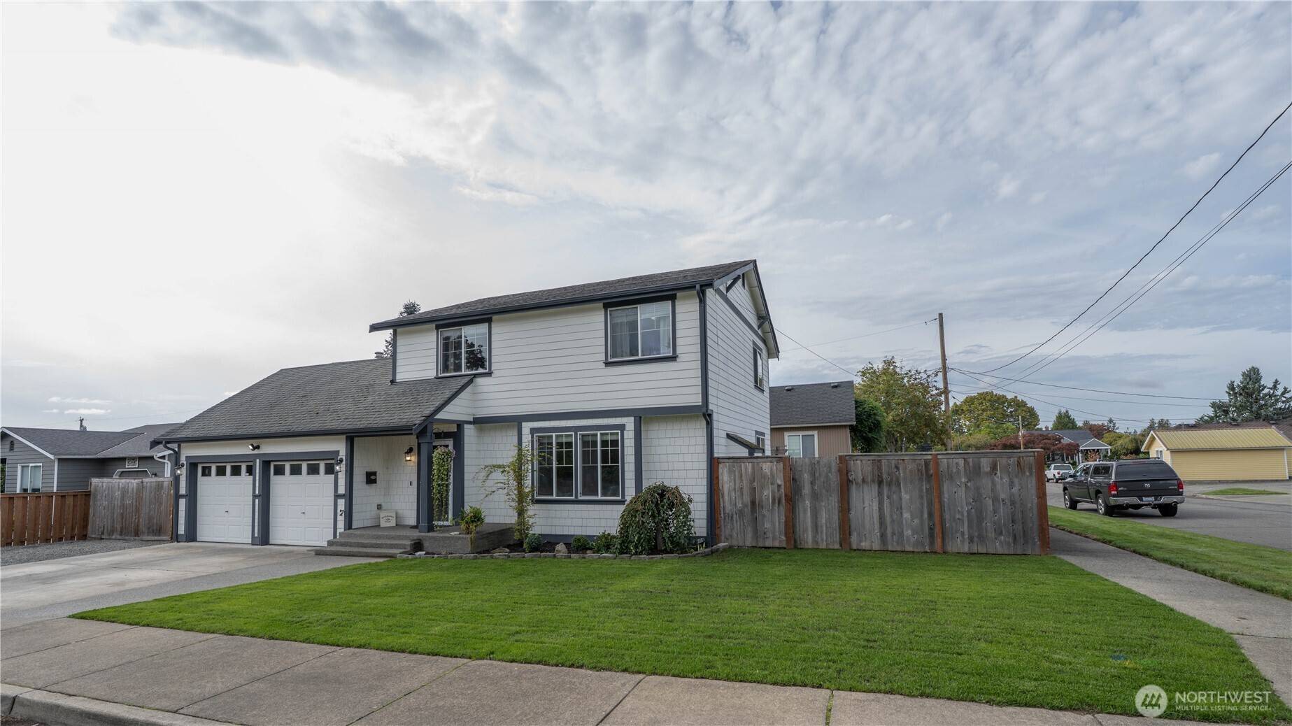 Enumclaw, WA 98022,1486 Division ST