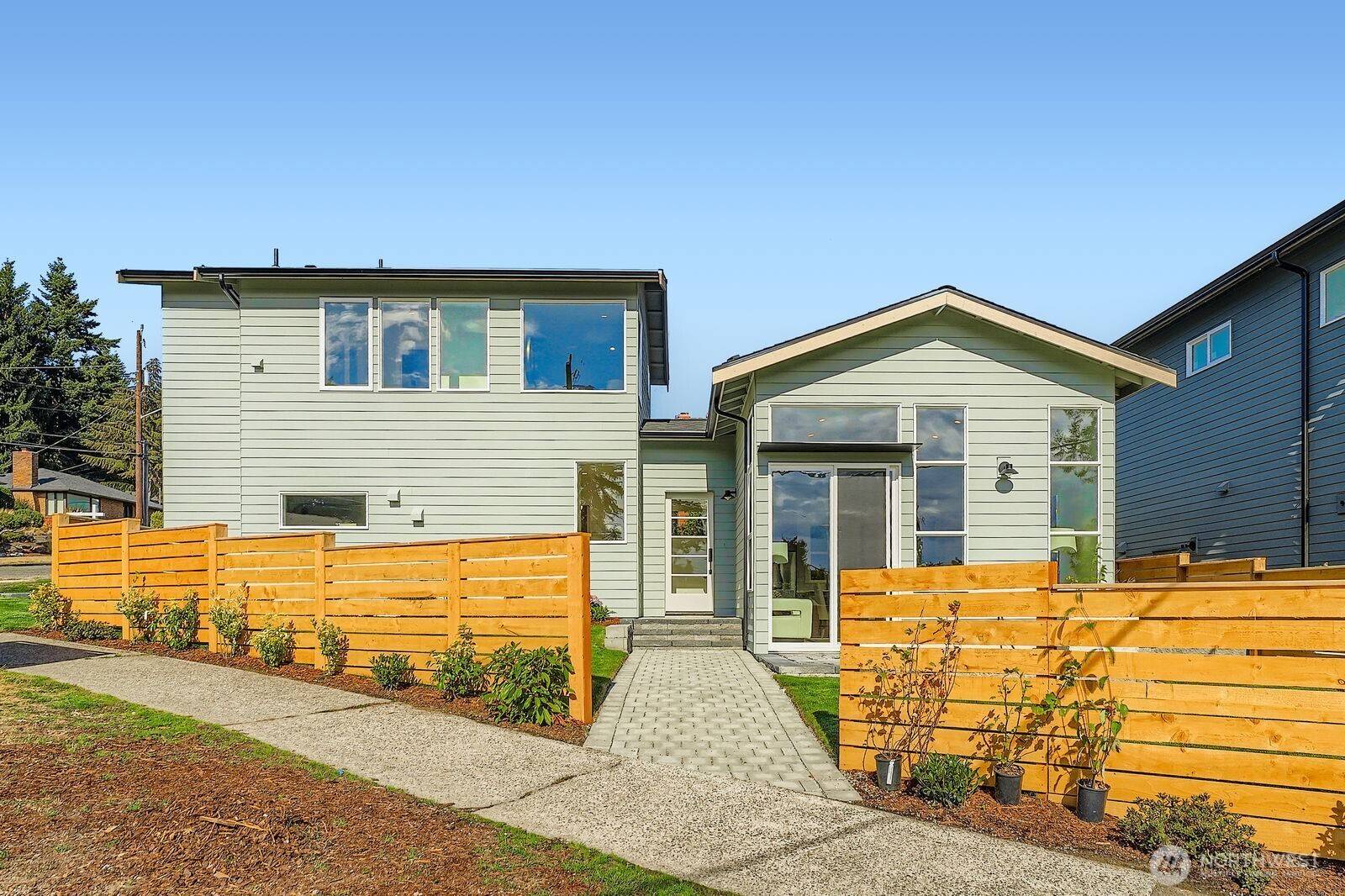 Seattle, WA 98136,8800 41st AVE SW