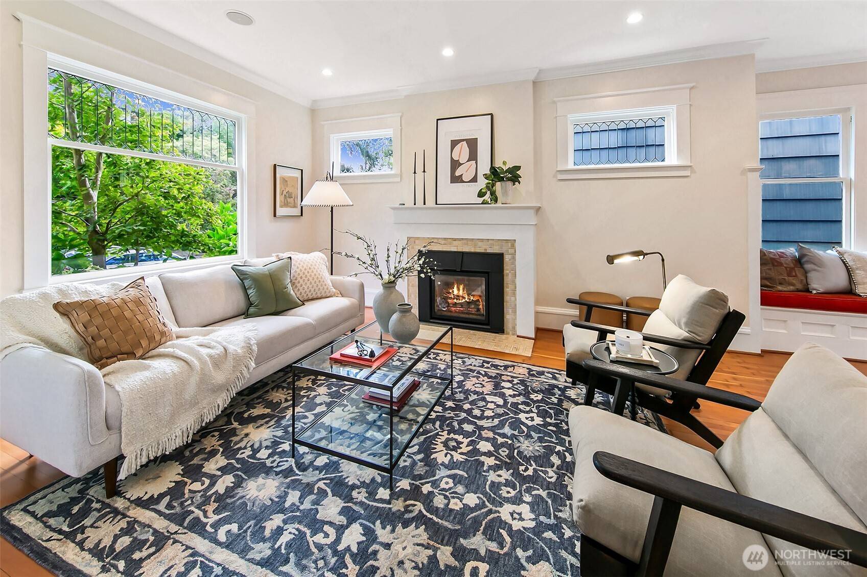 Seattle, WA 98105,3879 44th AVE NE