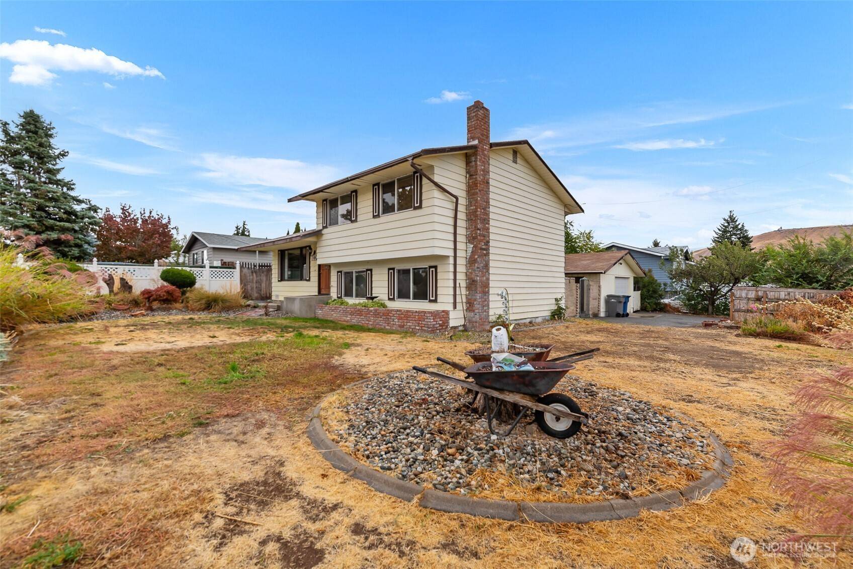 East Wenatchee, WA 98802,1102 Carolyn ST SE