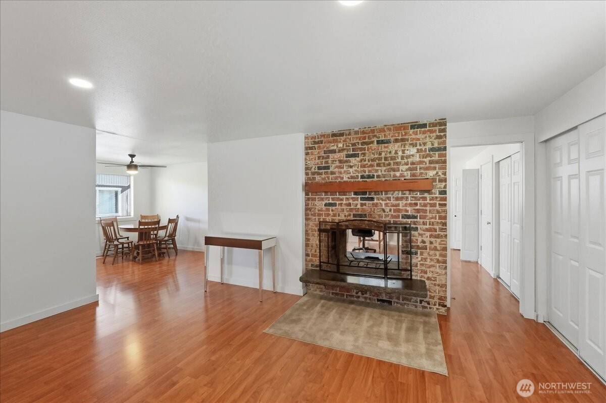 Black Diamond, WA 98010,28916 229th PL SE