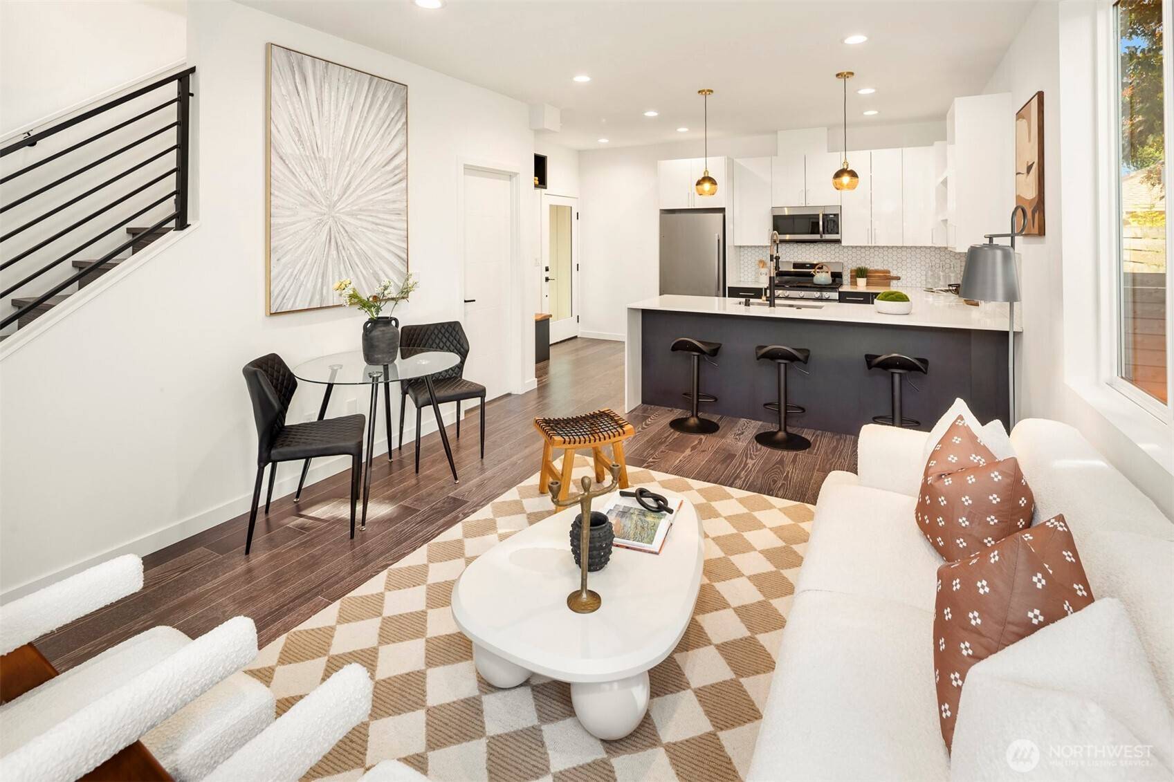 Seattle, WA 98117,7717 Mary AVE NW #C