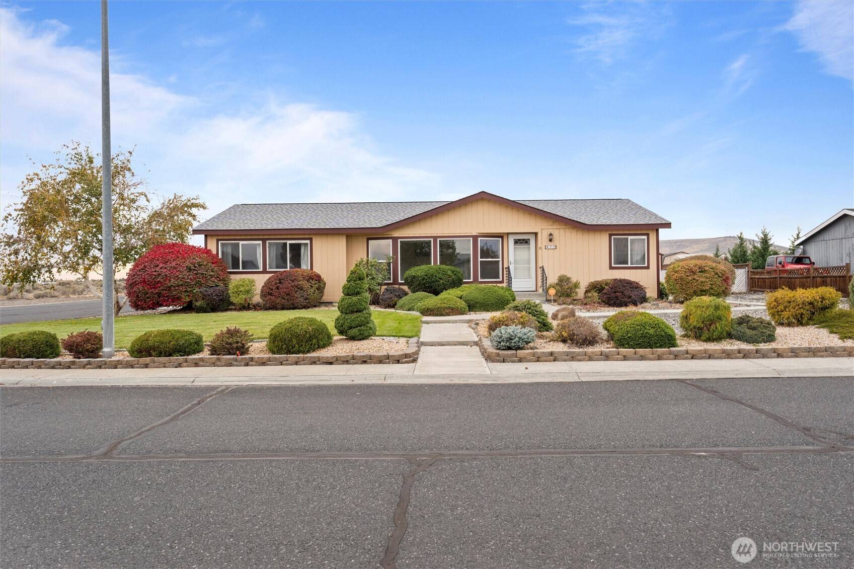 Ephrata, WA 98823,877 J ST SE