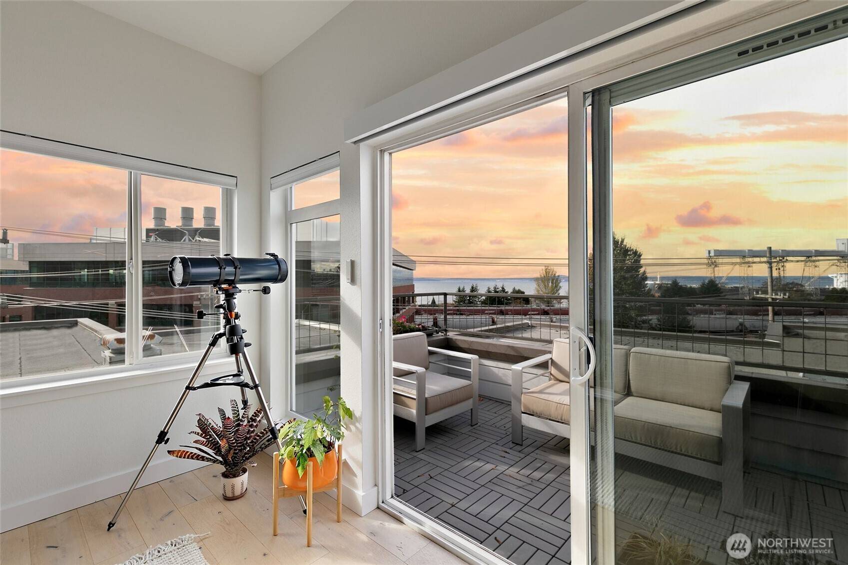 Seattle, WA 98119,500 Elliott AVE W #504