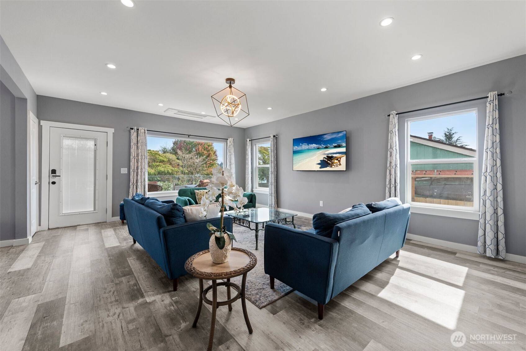 Seattle, WA 98103,6707 Aurora AVE N