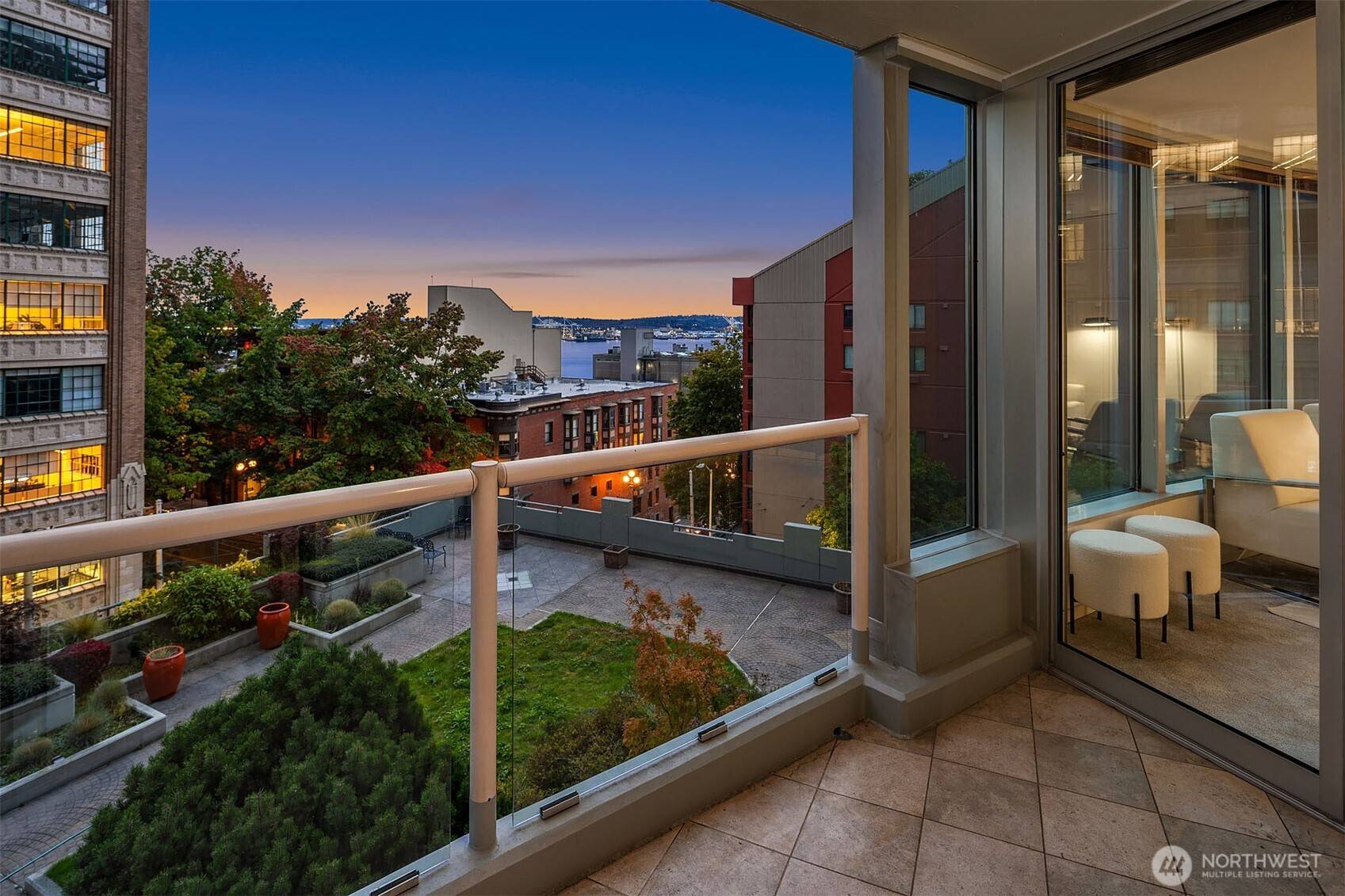 Seattle, WA 98121,2000 1st AVE #703