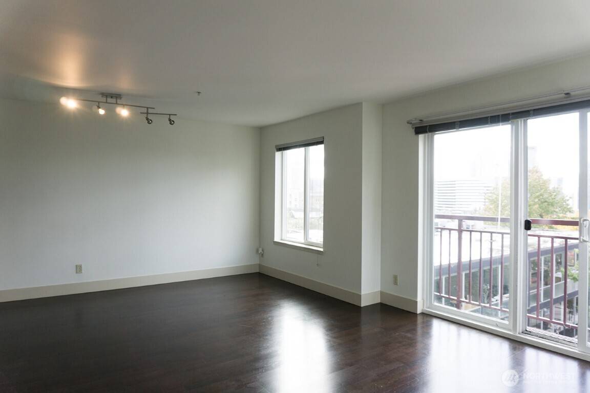 Seattle, WA 98102,1711 E Olive WAY #309