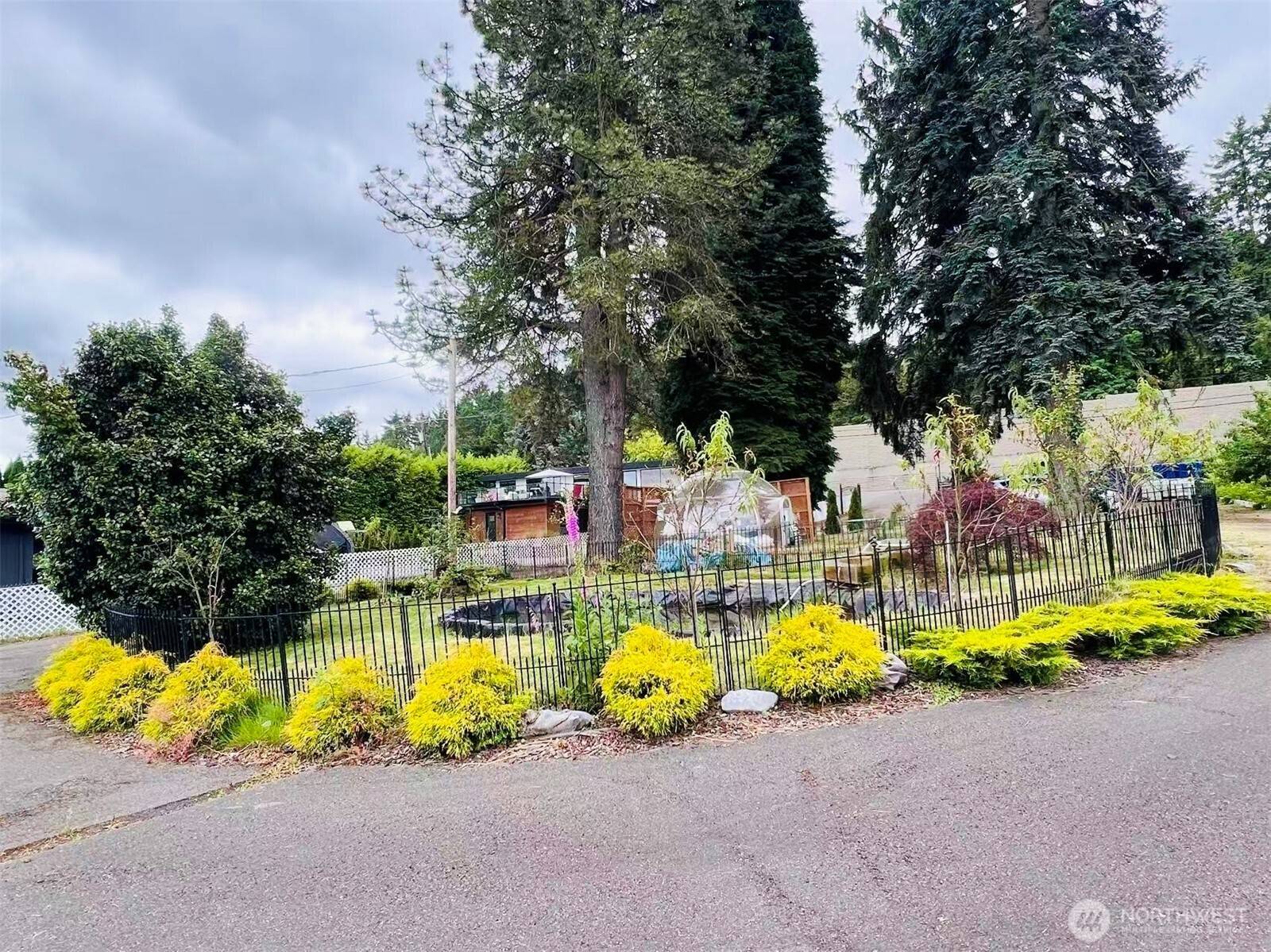 Issaquah, WA 98027,5104 NW Sammamish RD