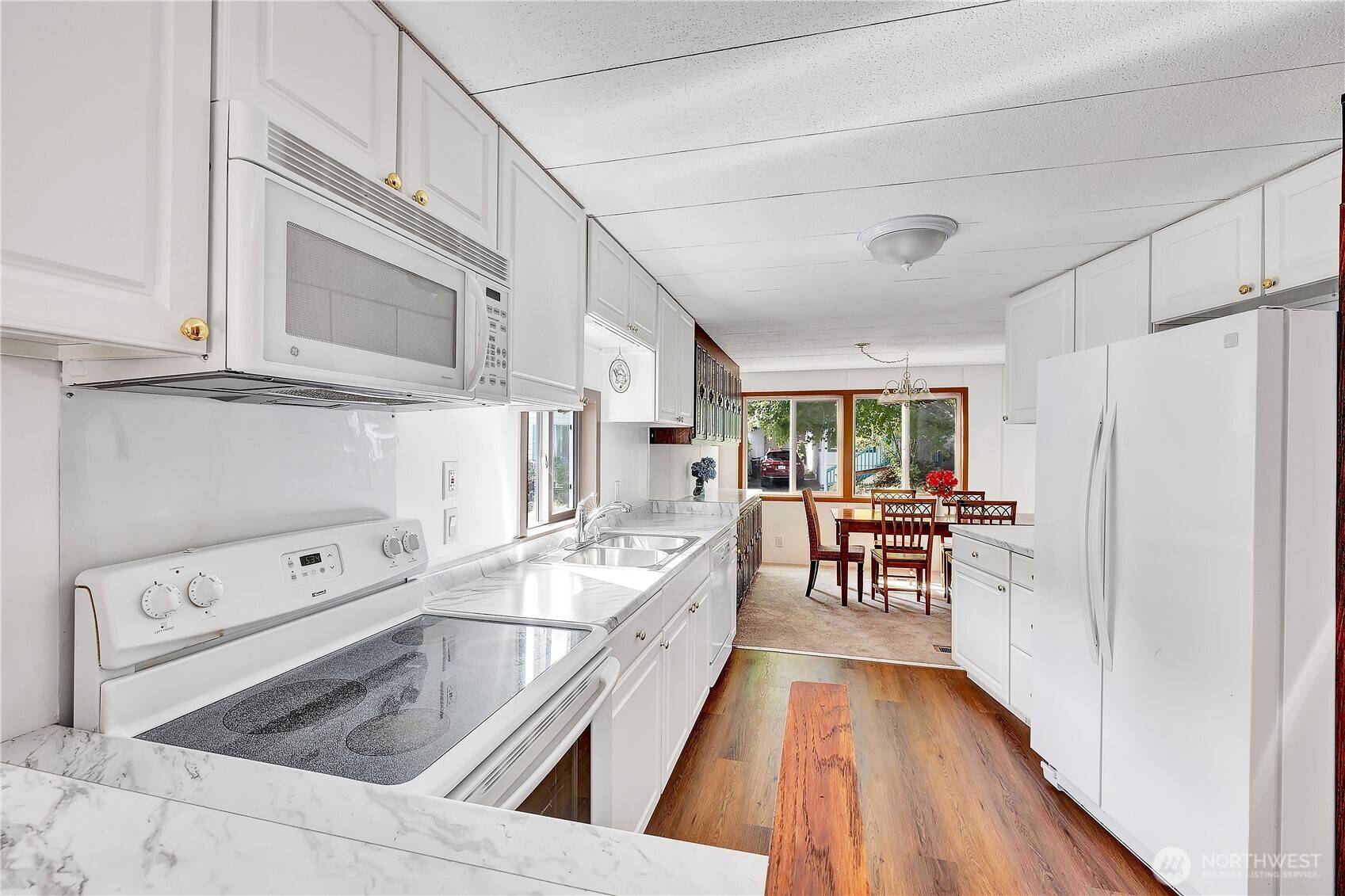 Redmond, WA 98052,18425 NE 95th ST #146