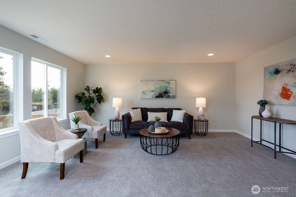 Winlock, WA 98591,110 Frost RD