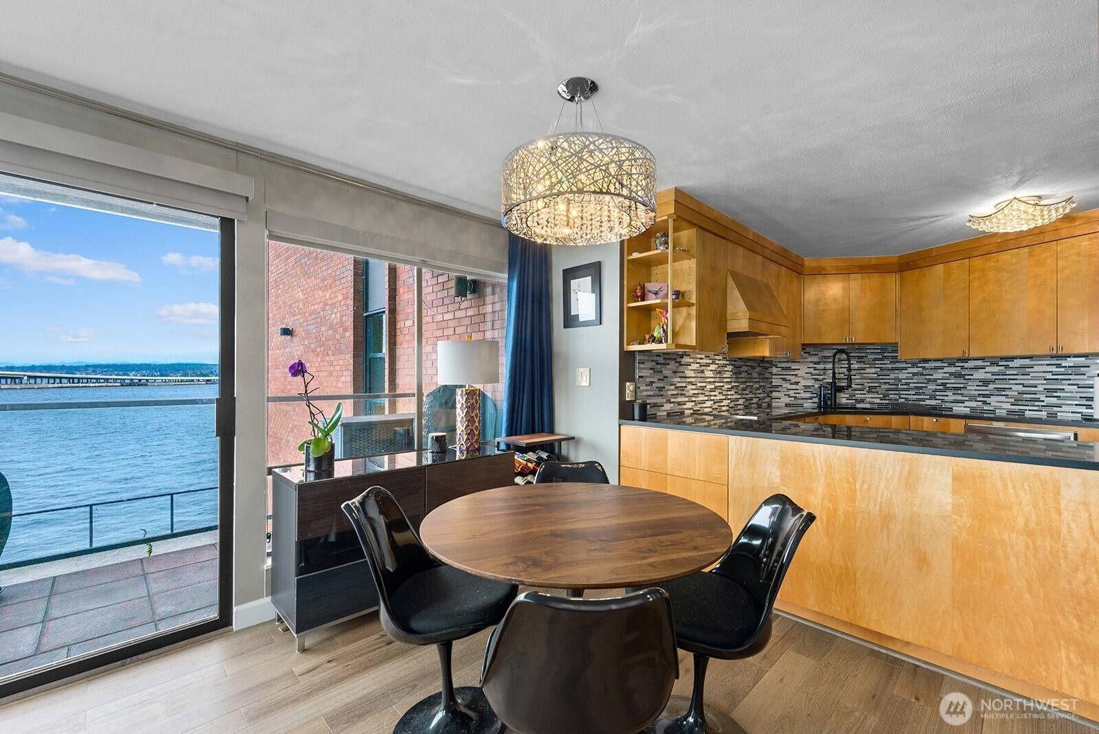 Seattle, WA 98112,2360 43rd AVE E #214