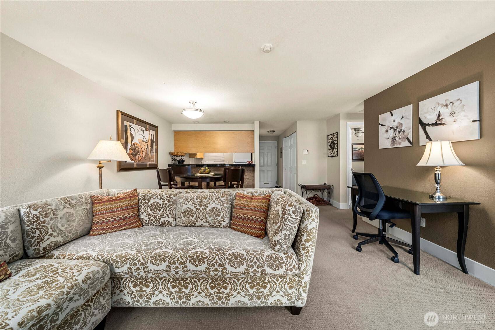 Redmond, WA 98052,15824 NE Leary WAY #5-301