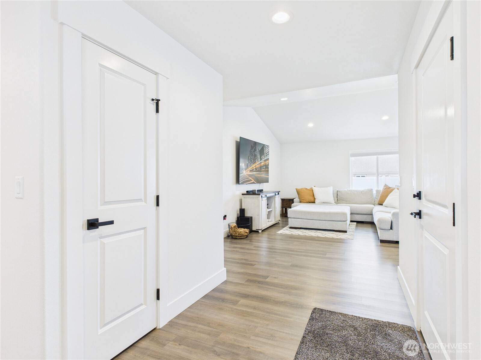 Rock Island, WA 98850,1408 Douglas AVE