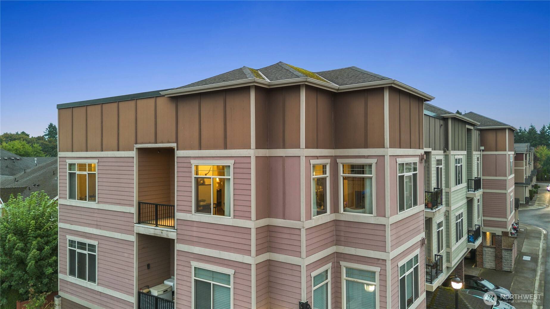 Renton, WA 98056,4005 NE 3rd PL #E