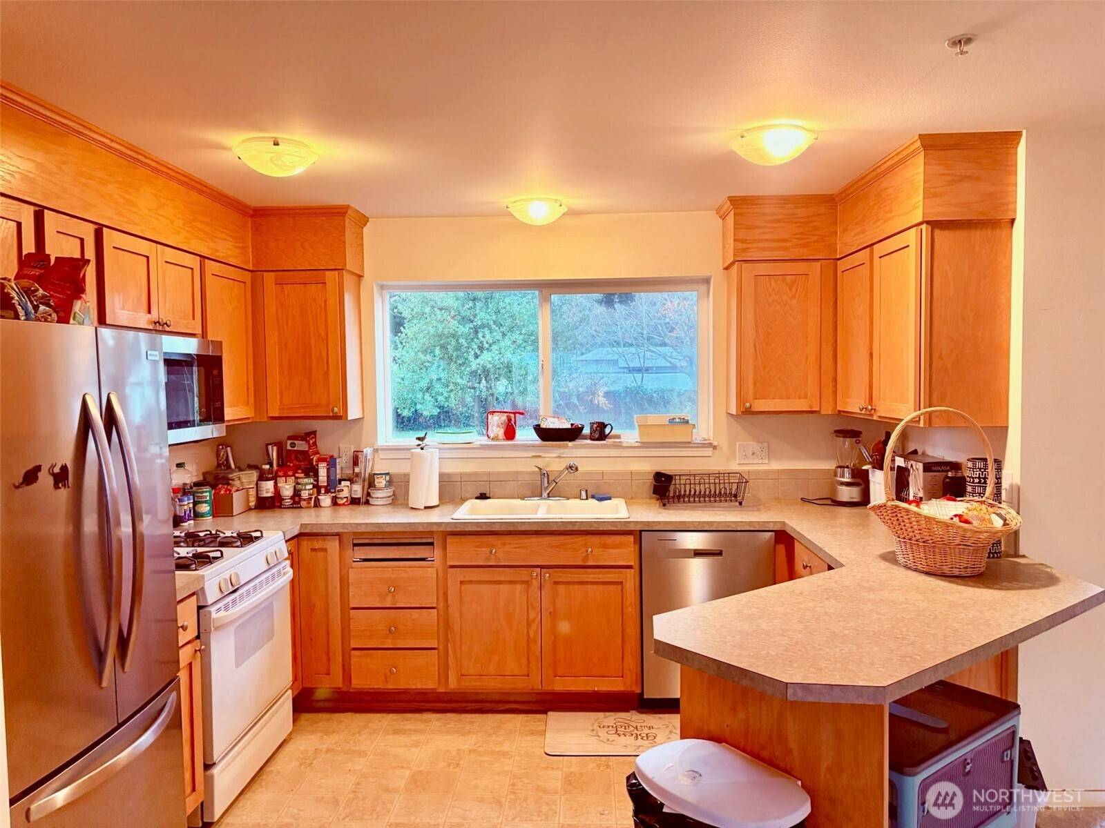 Edmonds, WA 98026,7818 228th ST SW #106